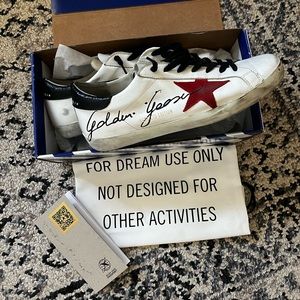 Size 43 (US10 Men) Golden Goose Superstar